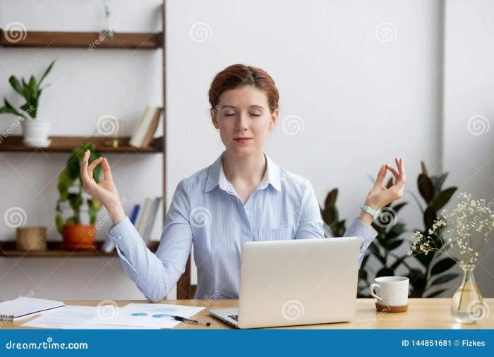 How to Meditate for Developing a Mindful Approach to Stress